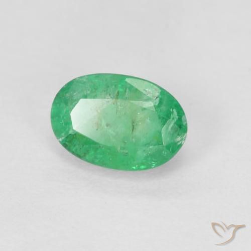 Esmeralda Verde claro Natural 0.54ct, oval, SI