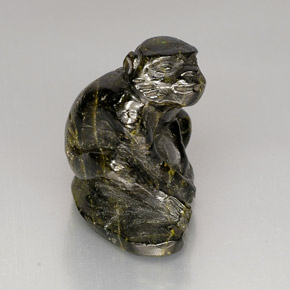 Epidoto verde natural 38,79ct, forma extravagante, opaco