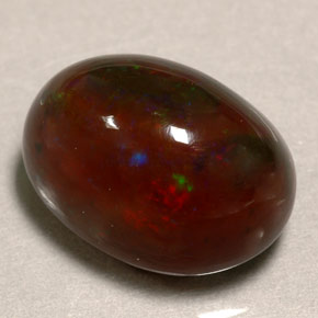 Opala de fogo multicolorido natural 10,39ct, corte oval, opaco