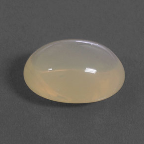 Opala de fogo branco natural 4,40ct, corte oval, transparente