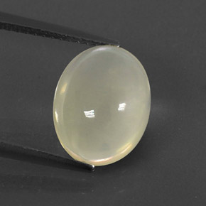 Opala de fogo branco natural 2,75ct, corte oval, transparente