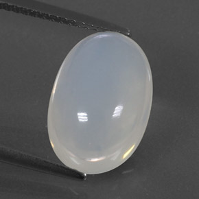 Opala de fogo branco natural 4,70ct, corte oval, transparente