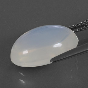 Opala de fogo branco natural 4,70ct, corte oval, transparente
