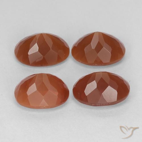 Pedras preciosas de opala de fogo Vermelho médio-escuro natural de 2.87 ct, oval, Translúcido