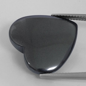 Hematita cinza natural 23,42ct, formato de coração, opaco