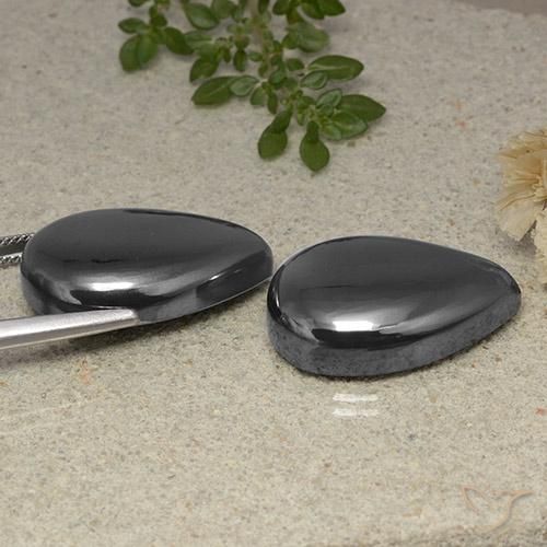Pedras preciosas de Hematita cinza médio natural de 79.12 ct, Formato de pêra, Opaco