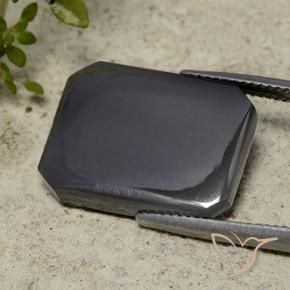 Hematita preto e cinza natural 16,50ct, corte esmeralda, opaco