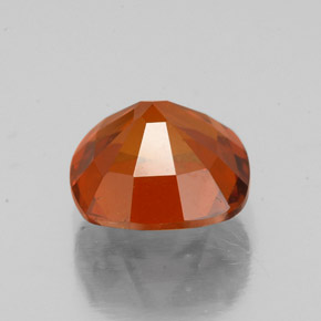 Granada hessonita vermelho natural 2,25ct, almofada cortada, VS-SI