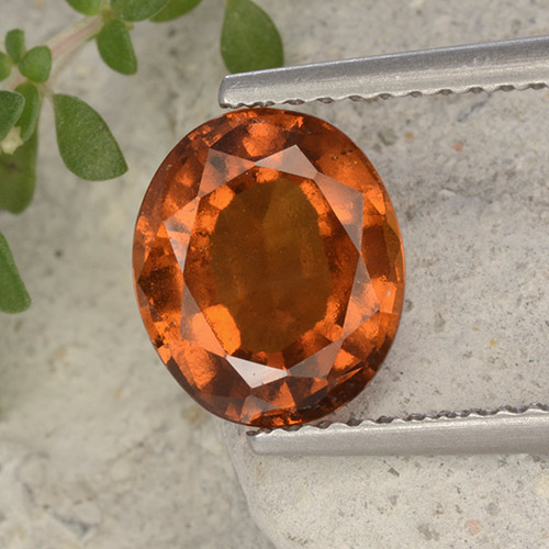 Granada hessonita laranja natural 2,79ct, corte oval, VS