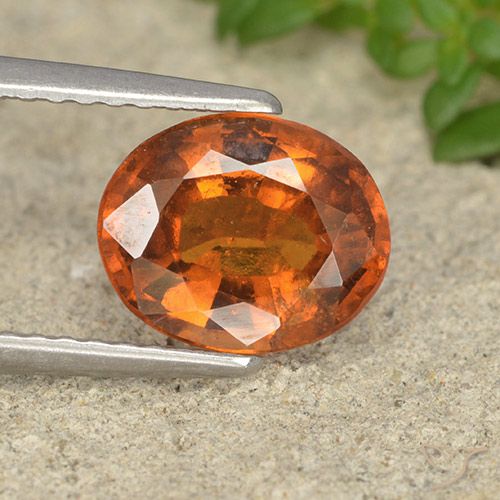 2.01ct Natural Laranja médio-escuro granada hessonita, oval, VS-SI