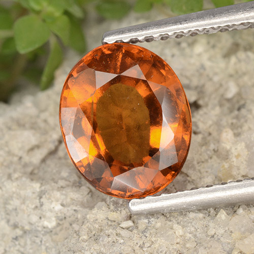 Granada hessonita laranja natural 2,36ct, corte oval, VVS-VS