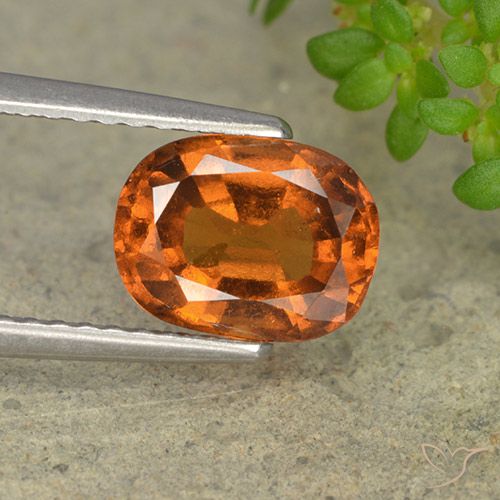1.84ct Natural Laranja médio-escuro granada hessonita, oval, VS