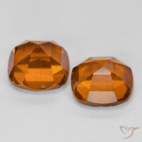 Pedras preciosas de granada hessonita Laranja médio-escuro natural de 2.46 ct, Almofada, VS-SI