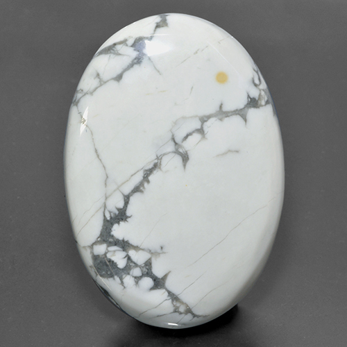 Howlita branco natural 84,13ct, corte oval, opaco