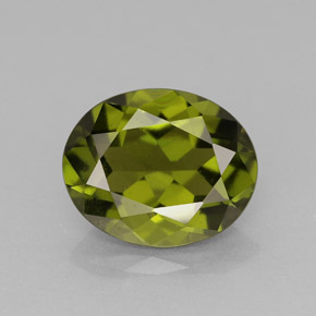 Idocrásio Verde oliva Natural 2.72ct, Corte Oval, VVS-VS