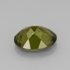 Idocrásio Verde oliva Natural 2.72ct, Corte Oval, VVS-VS