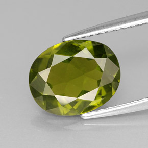 Idocrásio Verde oliva Natural 2.56ct, Corte Oval, VS