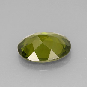 Idocrásio Verde oliva Natural 2.56ct, Corte Oval, VS