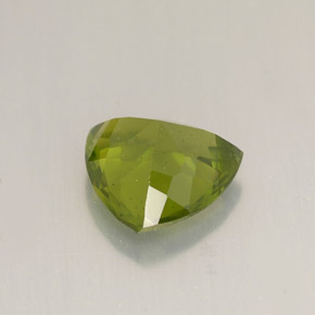 Idocrásio Verde oliva Natural 1.70ct, Trilhão, VS-SI