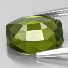 Idocrásio Verde oliva Natural 4.70ct, Almofada cortada, VS