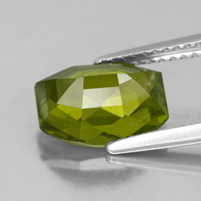 Idocrásio verde natural 2,73ct, forma extravagante, VS