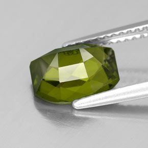 Idocrásio verde natural 2,33ct, forma extravagante, VS