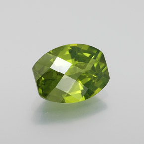 Idocrásio Verde oliva Natural 1.89ct, Forma extravagante, VS