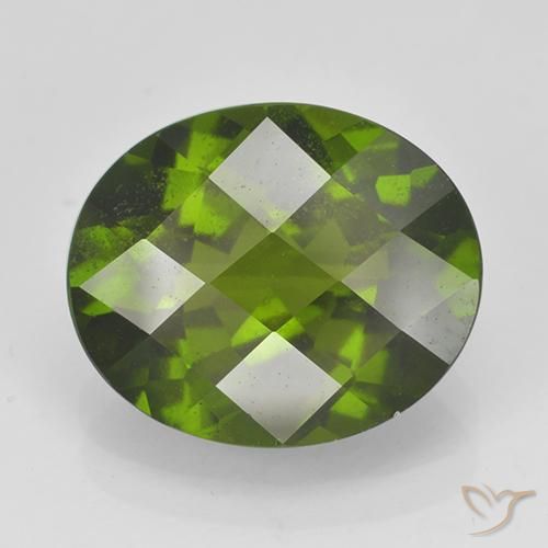 Idocrásio verde natural 4,00ct, corte oval, VS