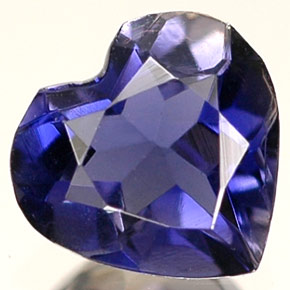 Iolita azul natural 0,55ct, formato de coração, VS
