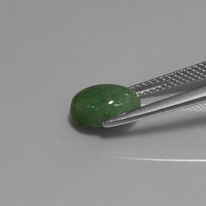 Jadeíta verde natural 2,90ct, corte oval, translúcido