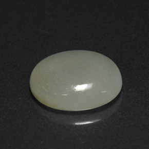 Jadeíta verde natural 2,41ct, corte oval, translúcido