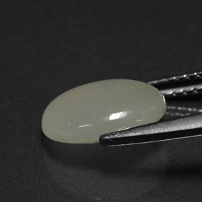 Jadeíta verde natural 2,41ct, corte oval, translúcido