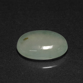 Jadeíta verde natural 2,07ct, corte oval, translúcido