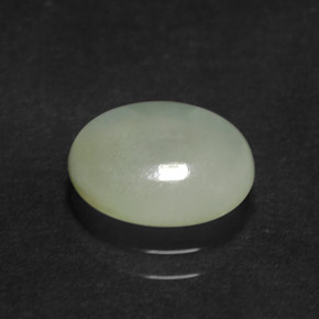 Jadeíta verde natural 2,41ct, corte oval, translúcido
