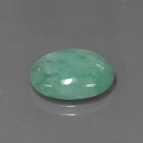 jadeita Verde Natural 5.48ct, Corte Oval, Opaco