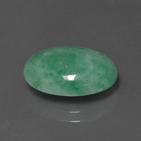 jadeita Verde Natural 5.68ct, Corte Oval, Opaco