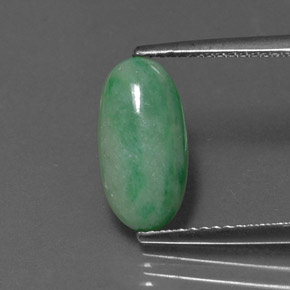 jadeita Verde Natural 2.64ct, Corte Oval, Opaco