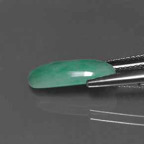 Jadeíta verde natural 3,02ct, corte oval, opaco