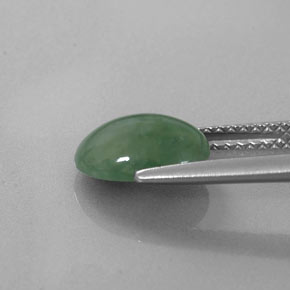 Jadeíta verde natural 2,22ct, corte oval, translúcido