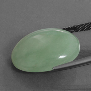Jadeíta Verde Natural 27.45ct, oval, Translúcido