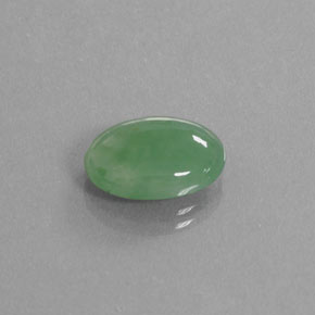jadeita Verde Natural 6.33ct, Corte Oval, Translúcido