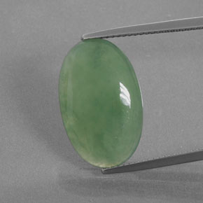 Jadeíta verde natural 9,66ct, corte oval, translúcido