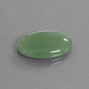 Jadeíta verde natural 9,66ct, corte oval, translúcido