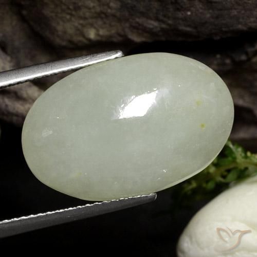 Jadeíta Verde Claro Quente Natural 12.73ct, oval, Translúcido