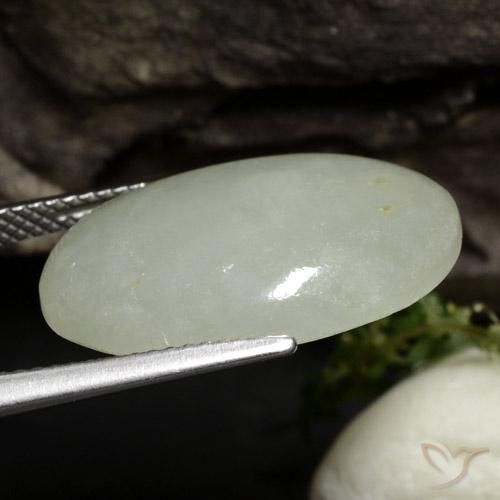 Jadeíta Verde Claro Quente Natural 12.73ct, oval, Translúcido