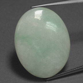 Jadeíta verde natural 30,33ct, corte oval, opaco