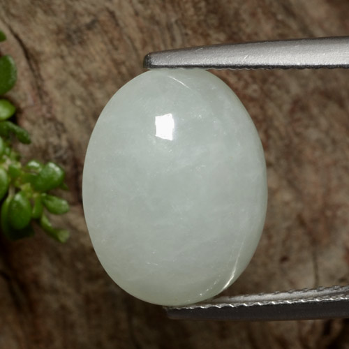 Jadeíta multicolorido natural 8,73ct, corte oval, translúcido