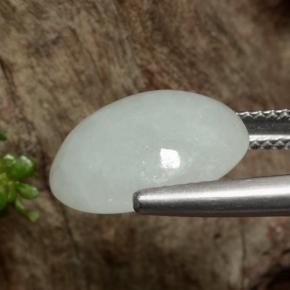 Jadeíta multicolorido natural 8,73ct, corte oval, translúcido