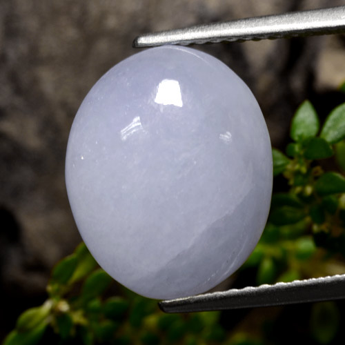 Jadeíta violeta natural 6,65ct, corte oval, opaco