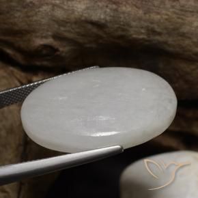 Jadeíta branco natural 42,87ct, corte oval, translúcido